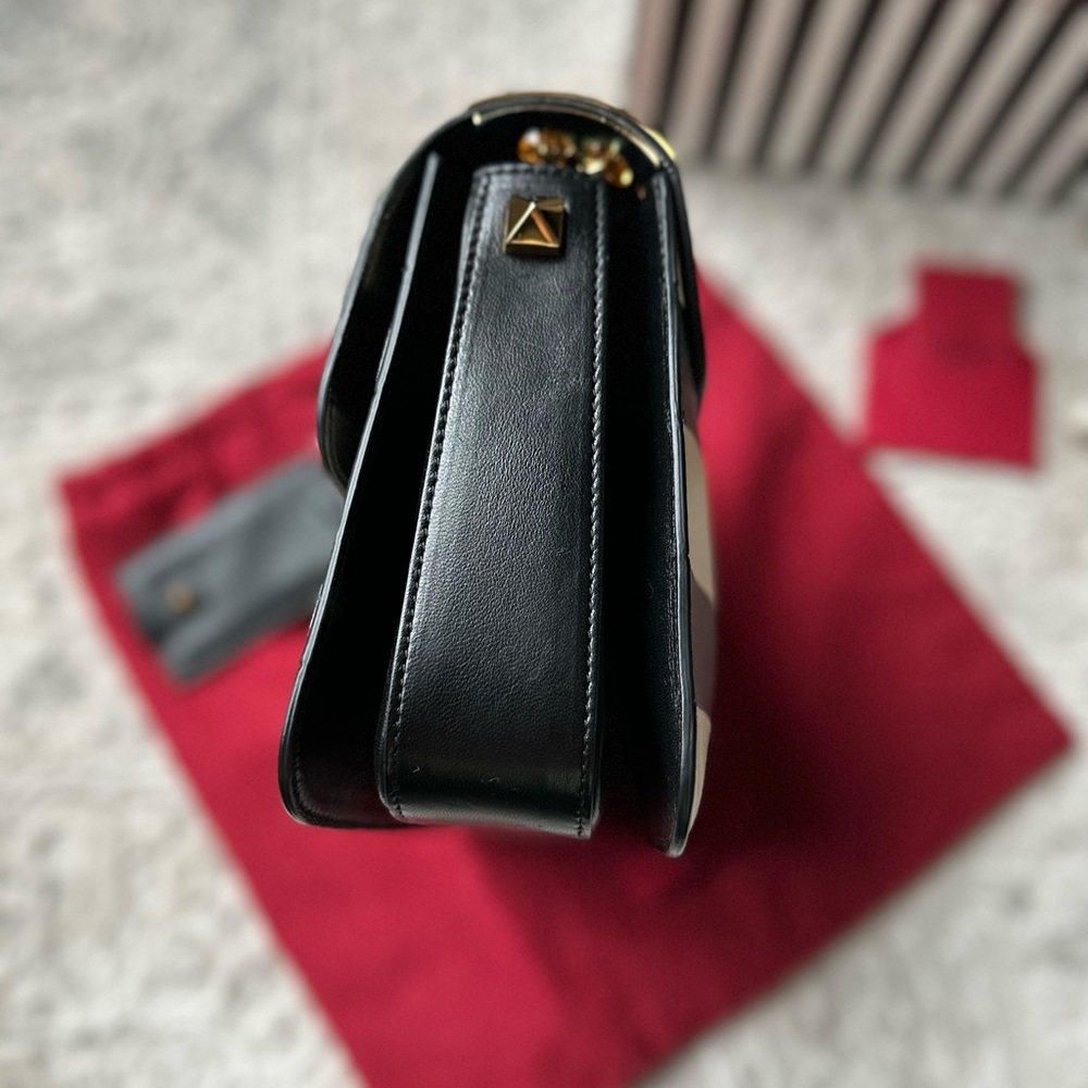 Valentino  Rockstud  Bag 🖤🤍 - Picture 11 of 16